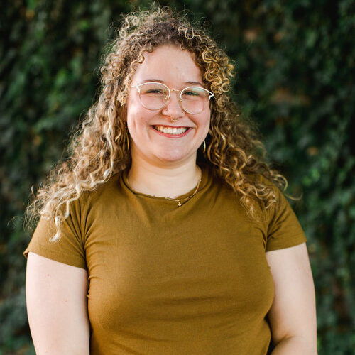 Isobel Holcomb headshot